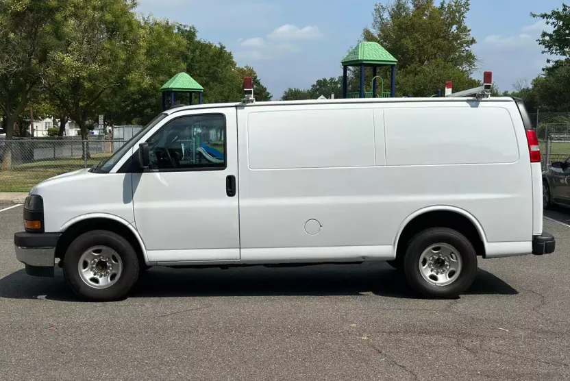 2018 Gmc Savana Cargo photo 1