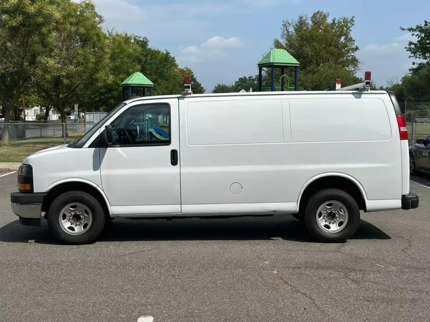 2018 Gmc Savana Cargo photo 1