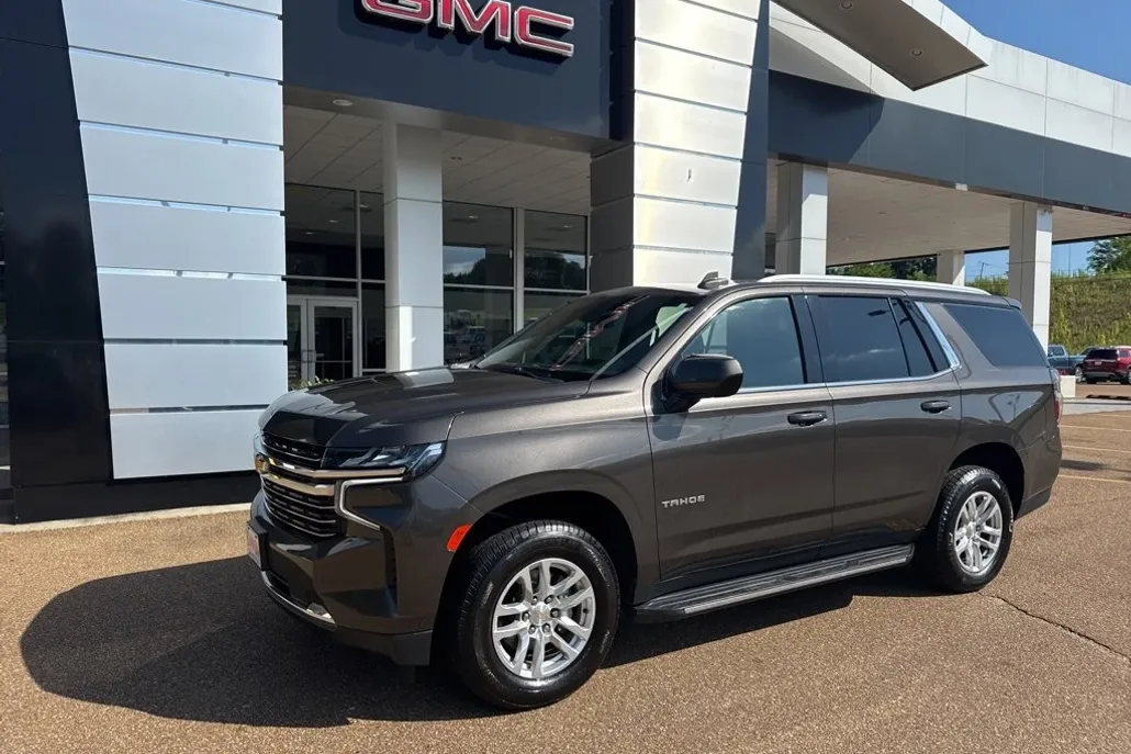 2021 Chevrolet Tahoe LT photo 1