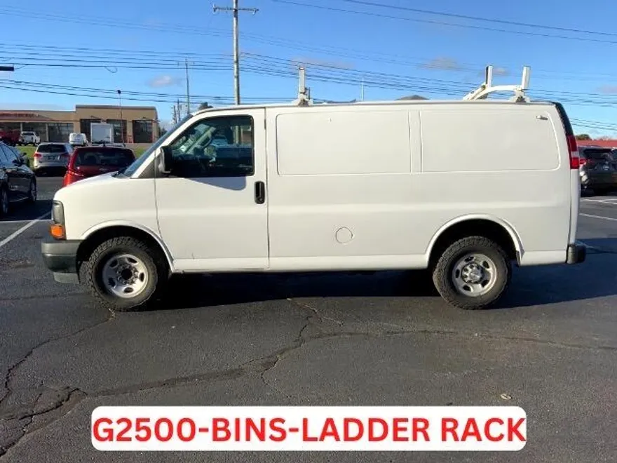 2017 Chevrolet Express Cargo Van photo 1