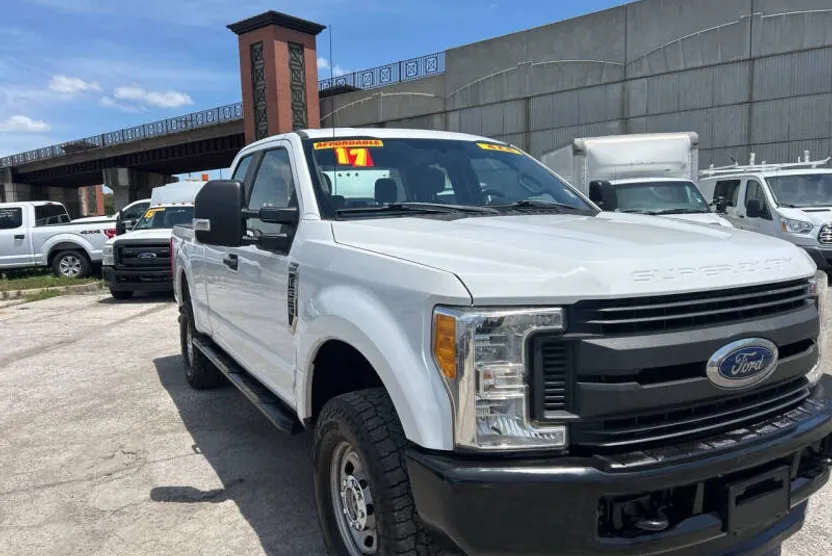 2017 Ford F-250 XL photo 1