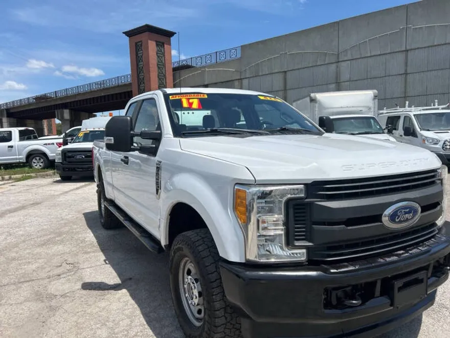 2017 Ford F-250 XL photo 1