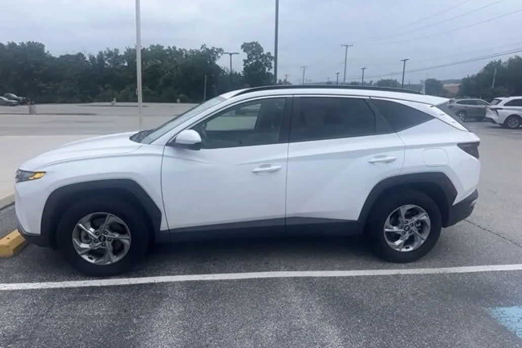 2024 Hyundai Tucson SEL photo 1