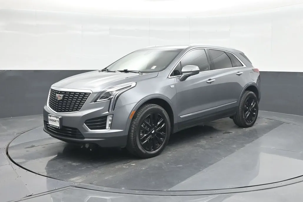 2022 Cadillac XT5 Luxury photo 1