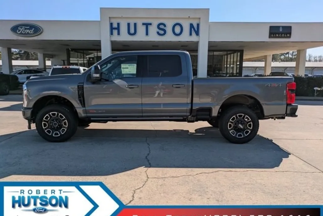 2025 Ford F-250 Platinum photo 1