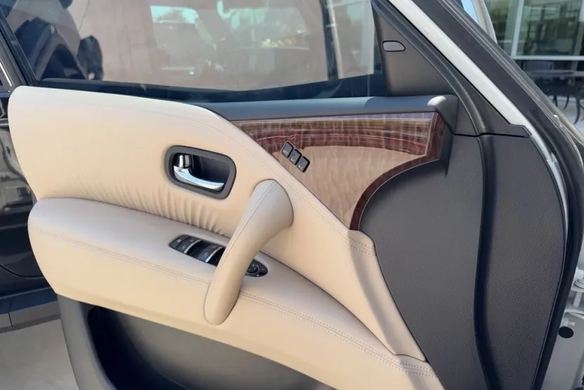 2020 Nissan Armada Platinum photo 1