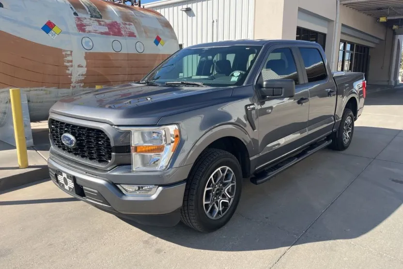2021 Ford F-150 XL photo 1