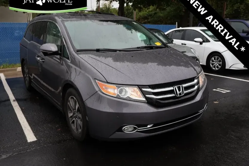 2014 Honda Odyssey Touring photo 1