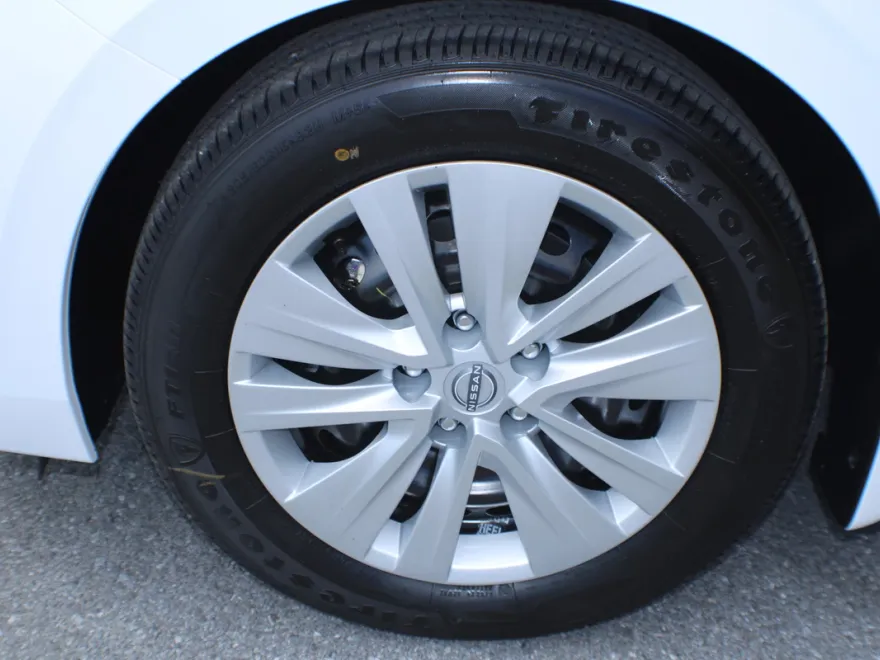 2025 Nissan Sentra S photo 1