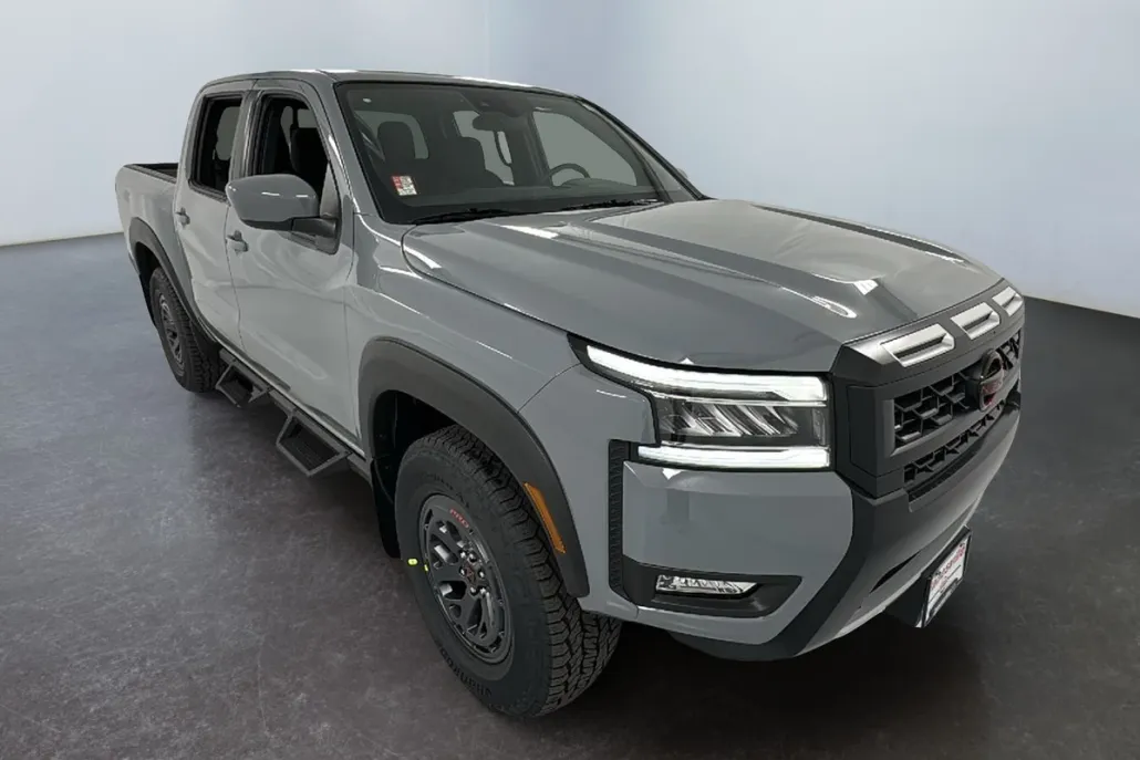 2025 Nissan Frontier PRO-4X photo 1