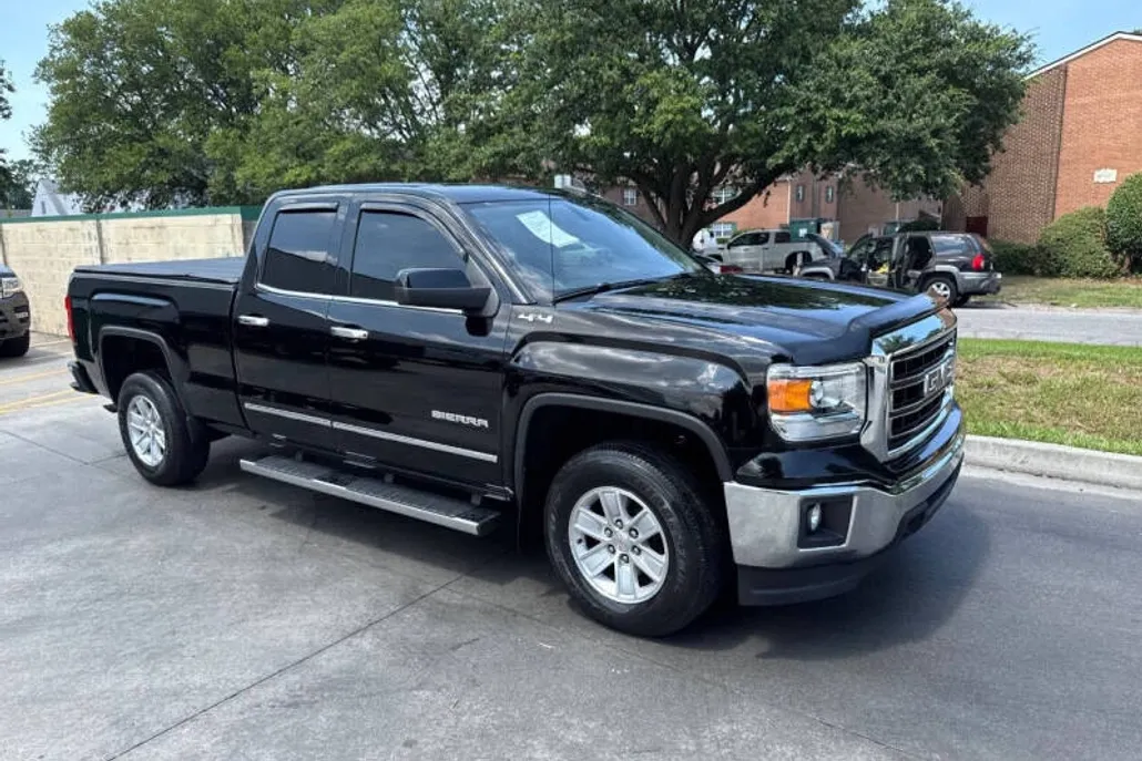 2015 Gmc Sierra 1500 SLE photo 1