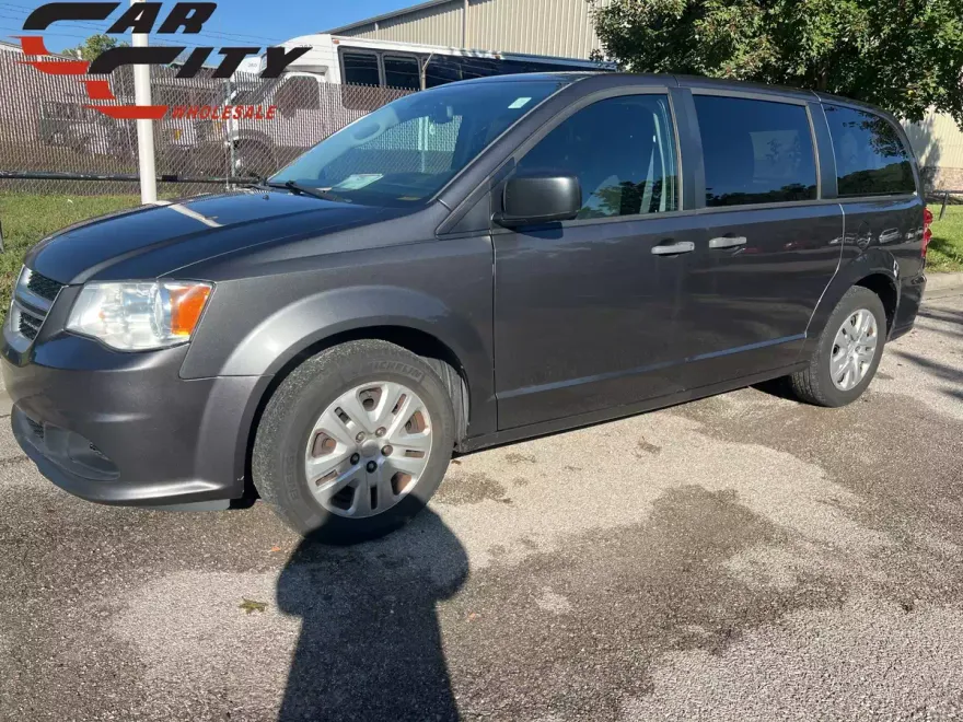 2019 Dodge Grand Caravan SE photo 1