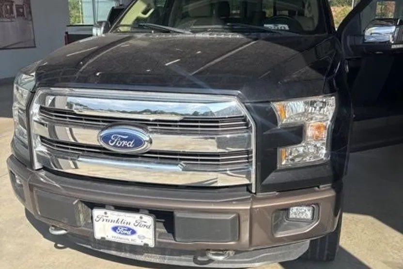 2016 Ford F-150 Lariat photo 1