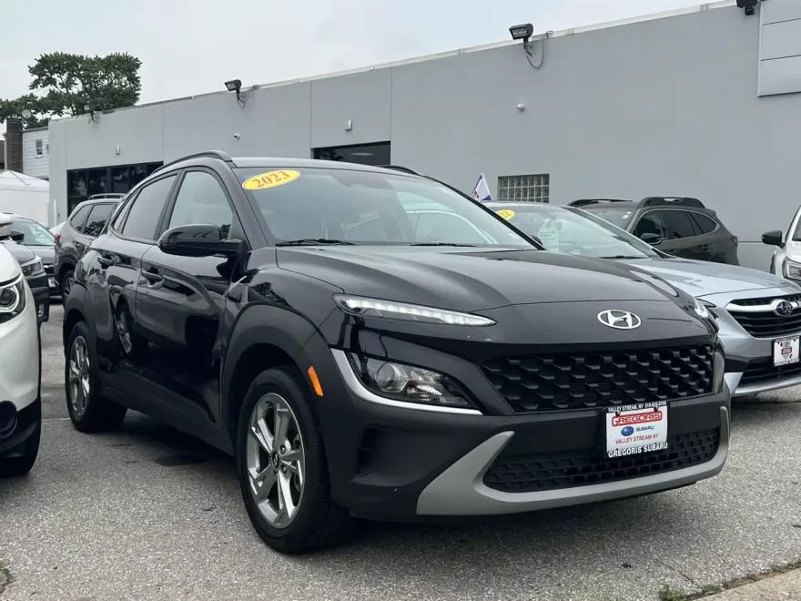 2023 Hyundai Kona SEL photo 1