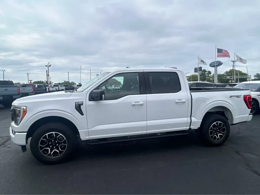2023 Ford F-150 XLT photo 1