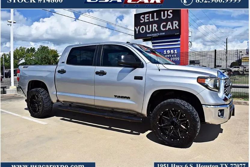 2018 Toyota Tundra SR5 CrewMax photo 1