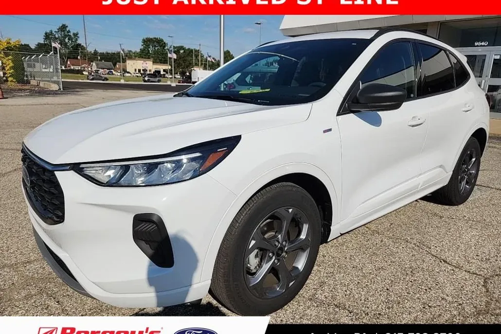 2023 Ford Escape ST-Line photo 1