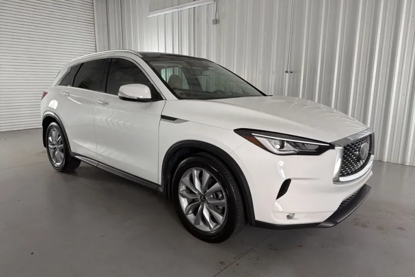 2022 Infiniti QX50 Luxe photo 1
