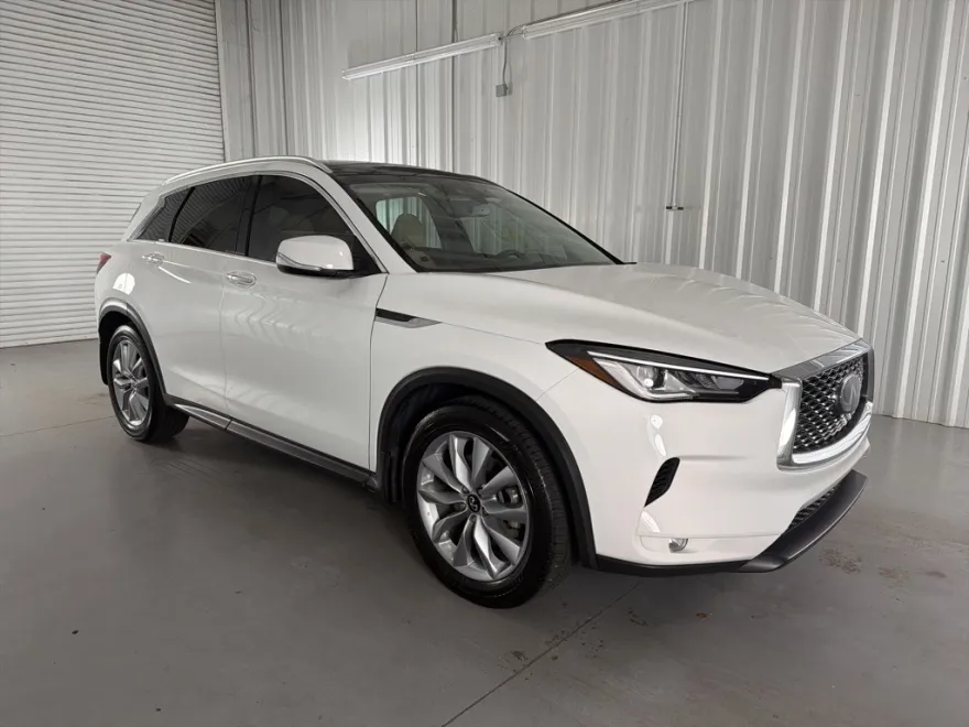 2022 Infiniti QX50 Luxe photo 1