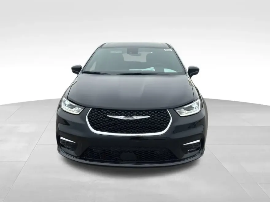 2026 Chrysler Pacifica photo 1