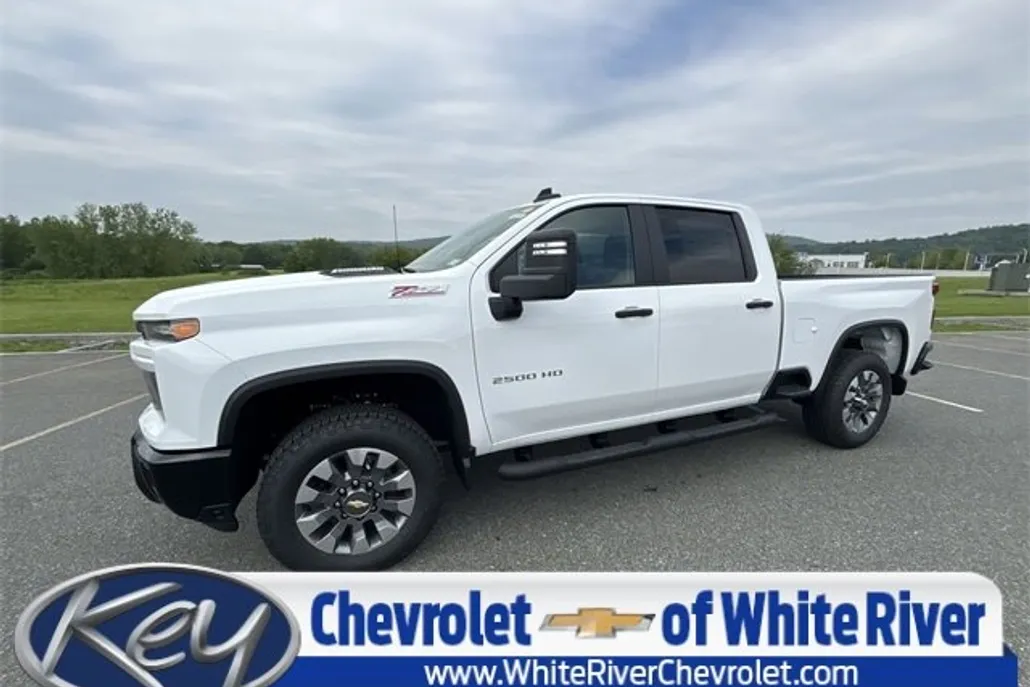2025 Chevrolet Silverado 2500HD Custom photo 1