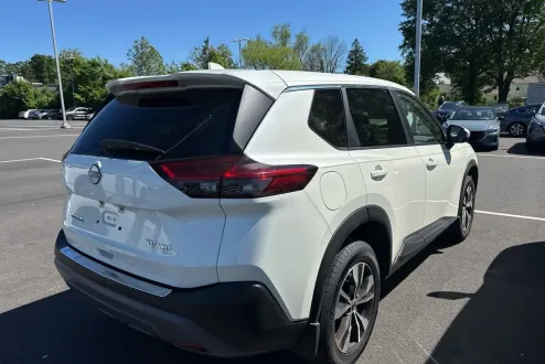 2023 Nissan Rogue SV photo 3