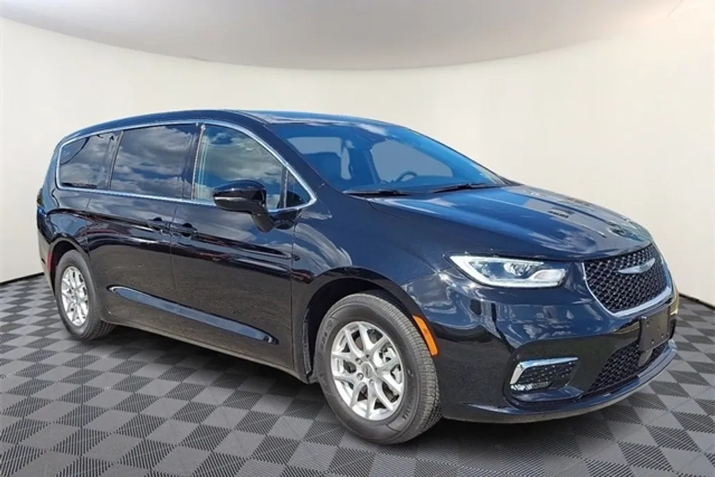 2025 Chrysler Pacifica photo 1