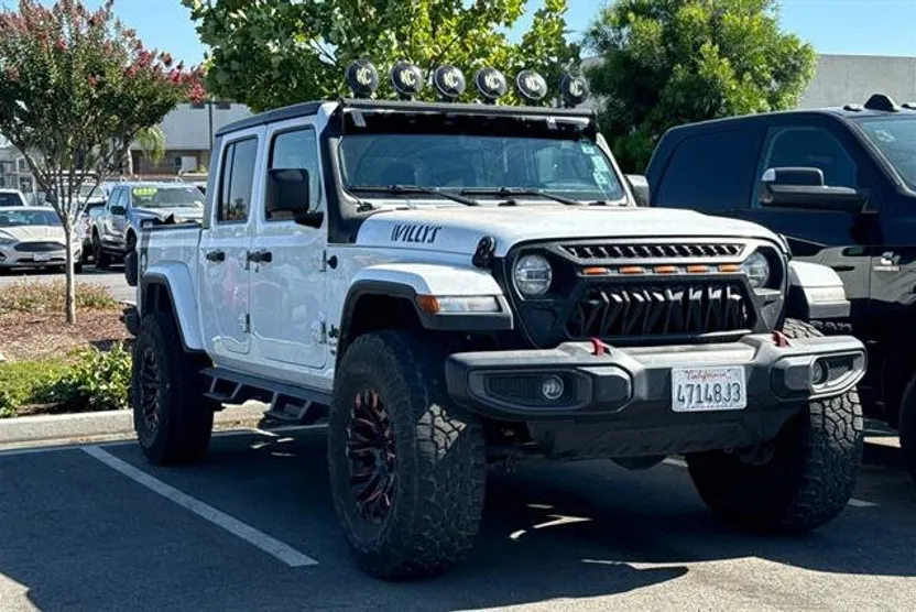 2021 Jeep Gladiator Willys photo 1