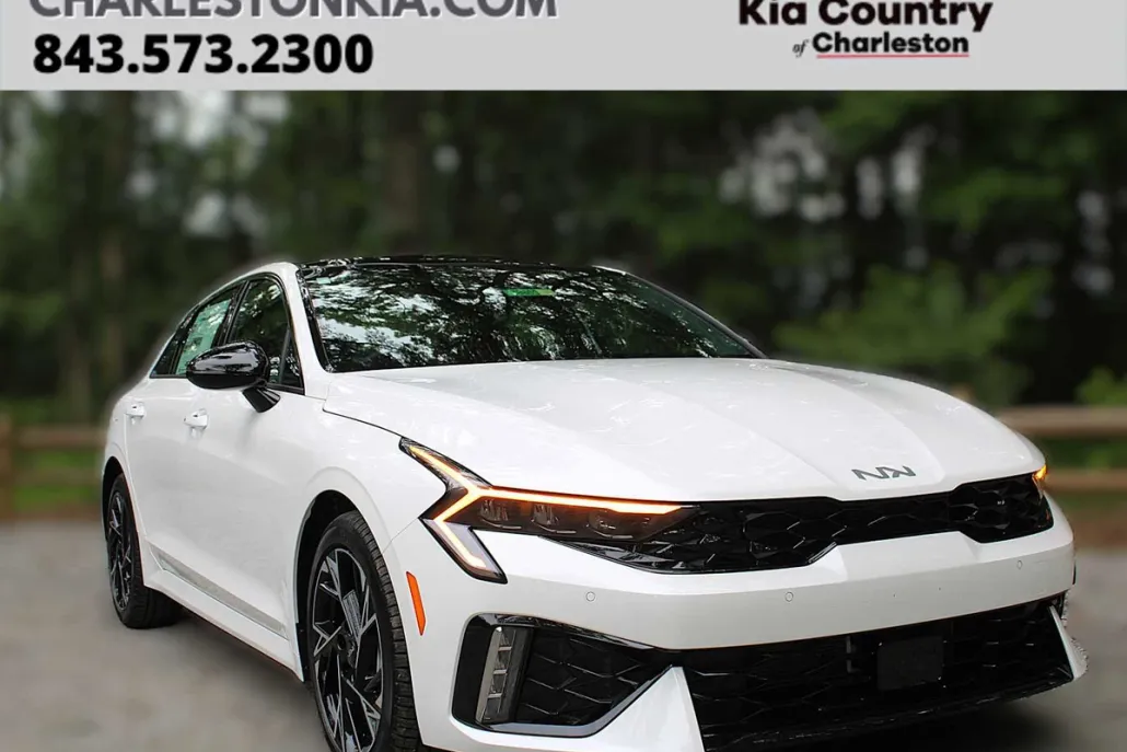 2025 Kia K5 GT-Line photo 1