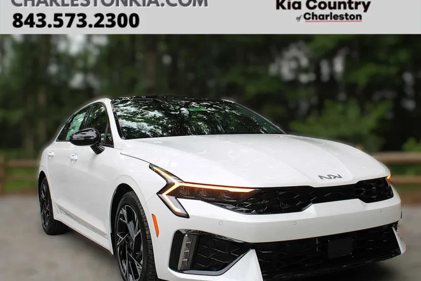2025 Kia K5 GT-Line photo 1