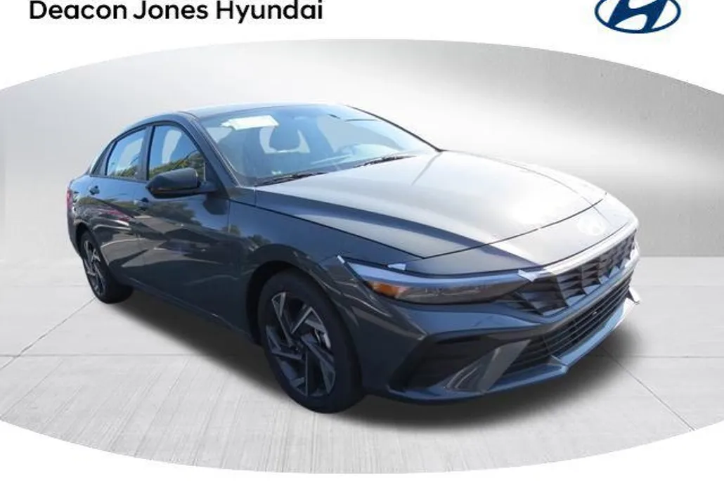 2025 Hyundai Elantra SEL Sport photo 1