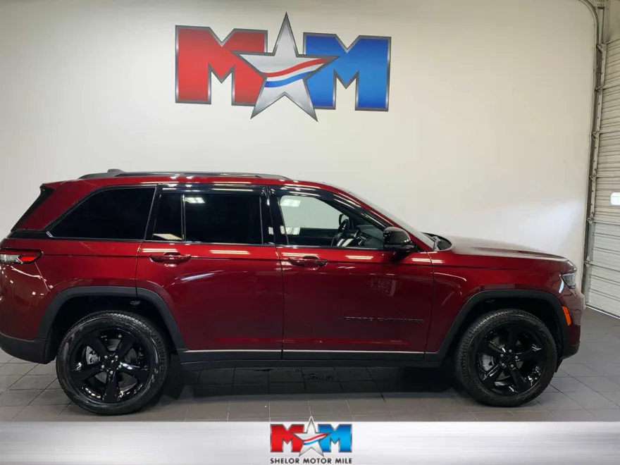 2025 Jeep Grand Cherokee Limited photo 1