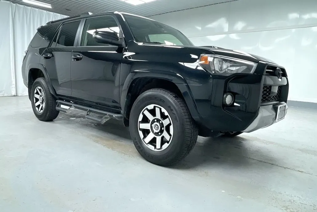 2020 Toyota 4Runner TRD Off-Road Premium photo 1
