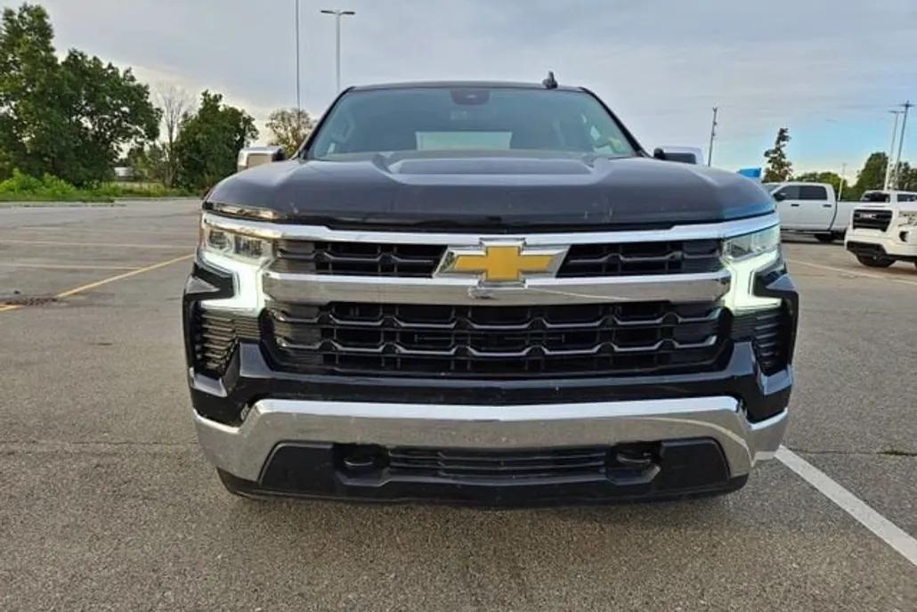 2023 Chevrolet Silverado 1500 LT photo 1