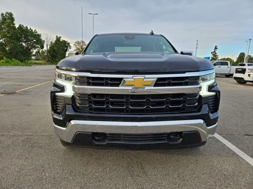 2023 Chevrolet Silverado 1500 LT photo 1