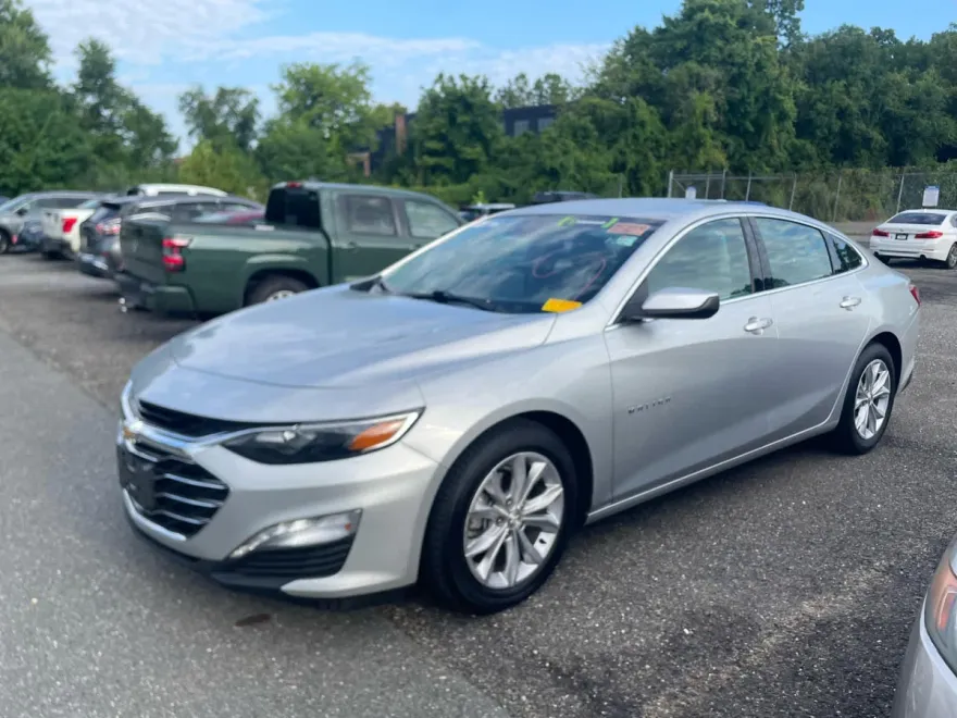 2022 Chevrolet Malibu 1LT photo 1