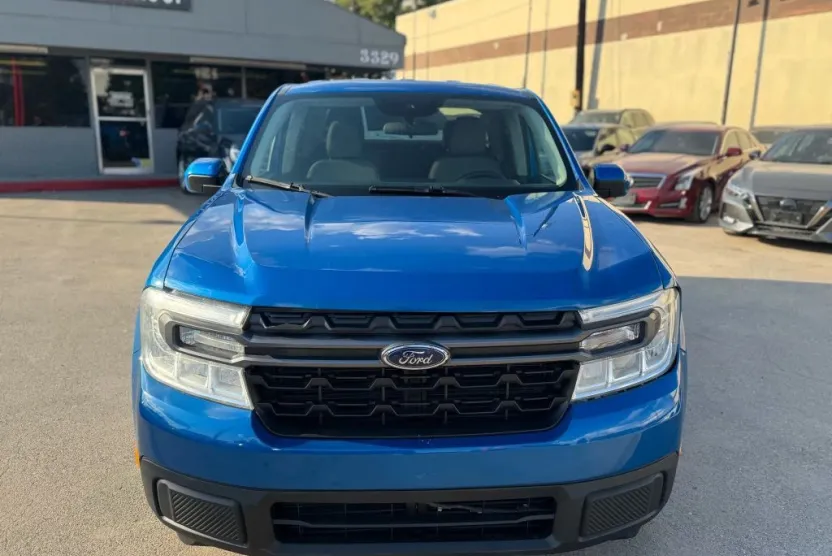 2022 Ford Maverick XLT photo 1
