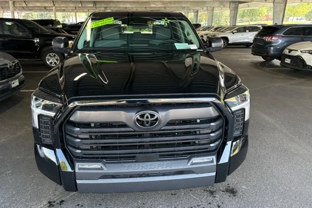 2024 Toyota Tundra SR5 photo 1