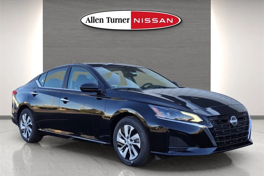 2025 Nissan Altima S photo 1