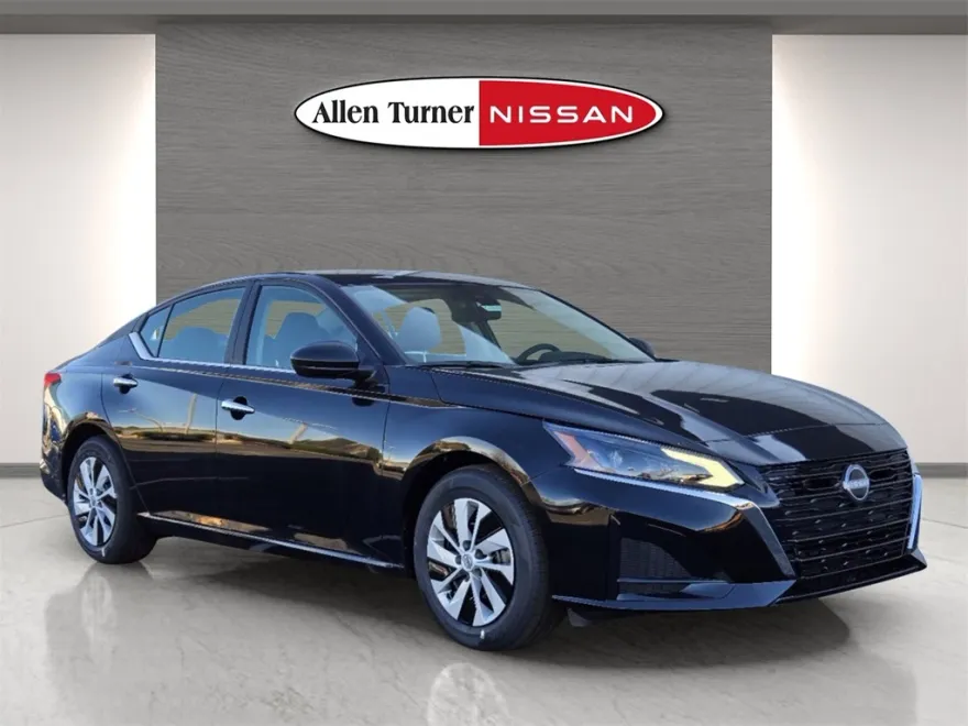 2025 Nissan Altima S photo 1