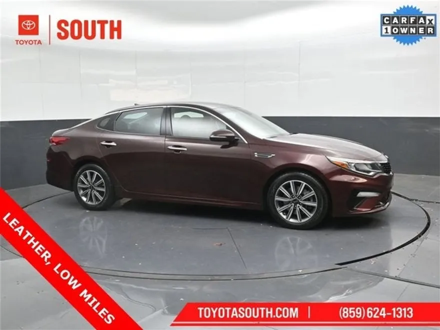 2019 Kia Optima EX photo 1