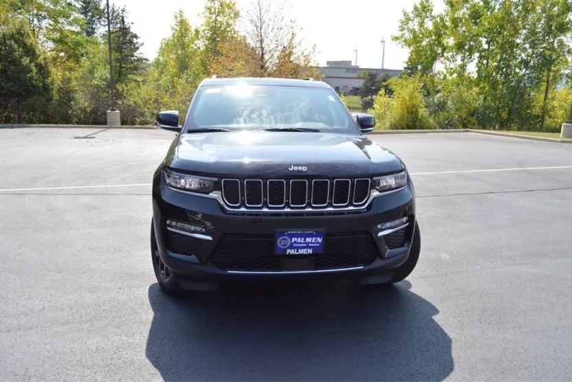 2025 Jeep Grand Cherokee Limited photo 1