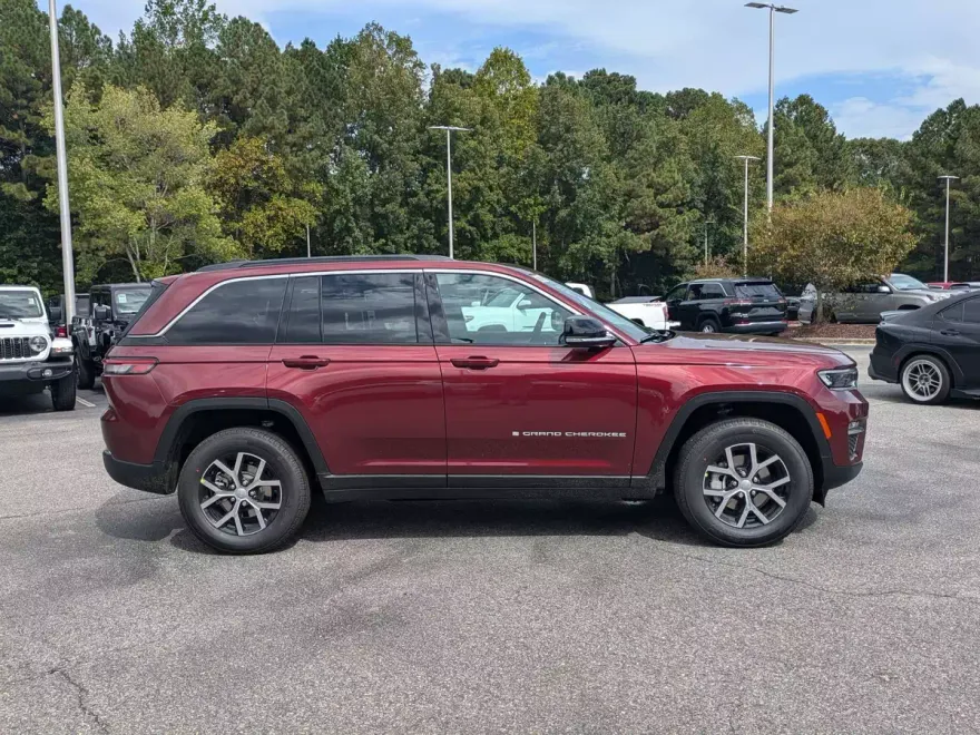 2025 Jeep Grand Cherokee Limited photo 1