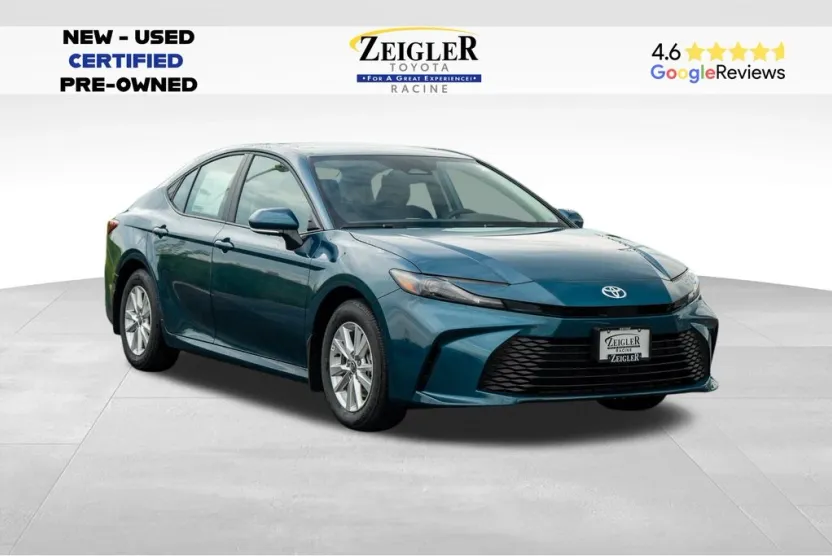 2025 Toyota Camry SE photo 1