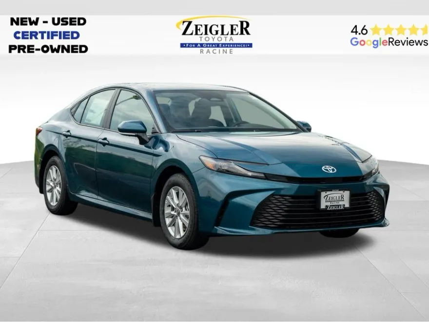 2025 Toyota Camry SE photo 1