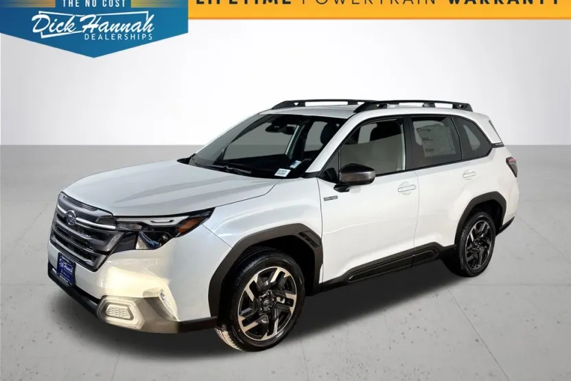 2025 Subaru Forester Premium photo 1