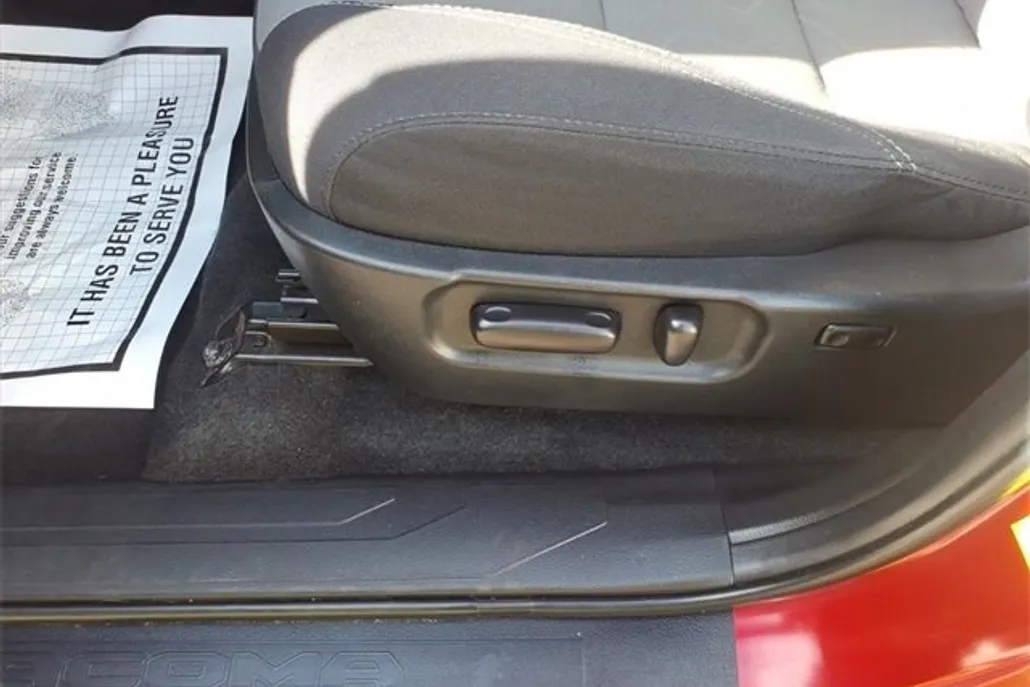 2022 Toyota Tacoma TRD Sport V6 photo 1