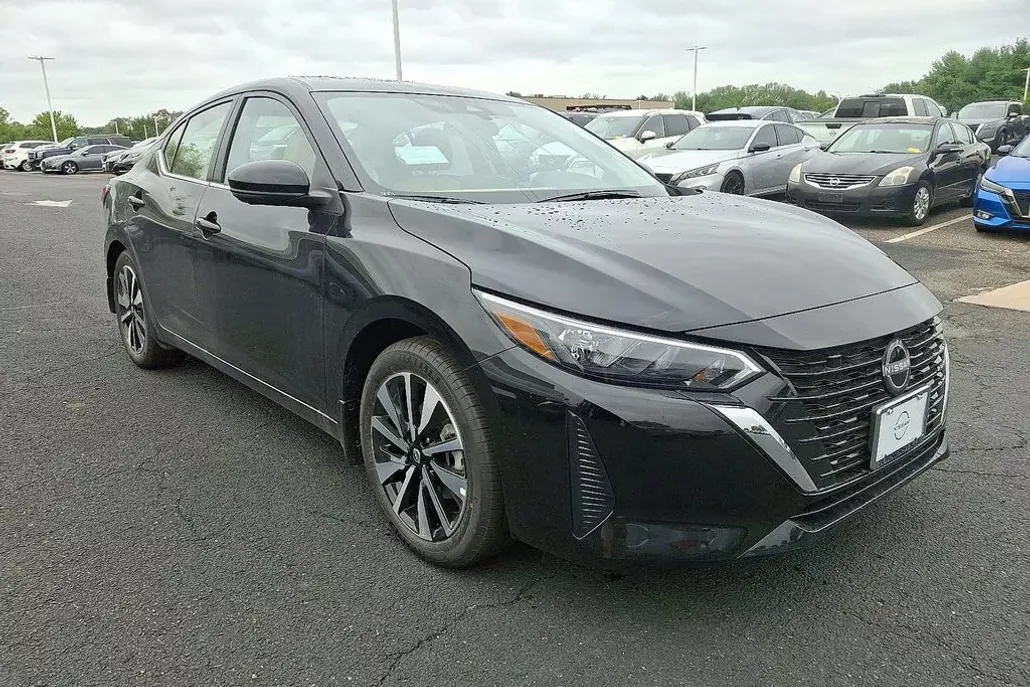 2025 Nissan Sentra SV photo 1