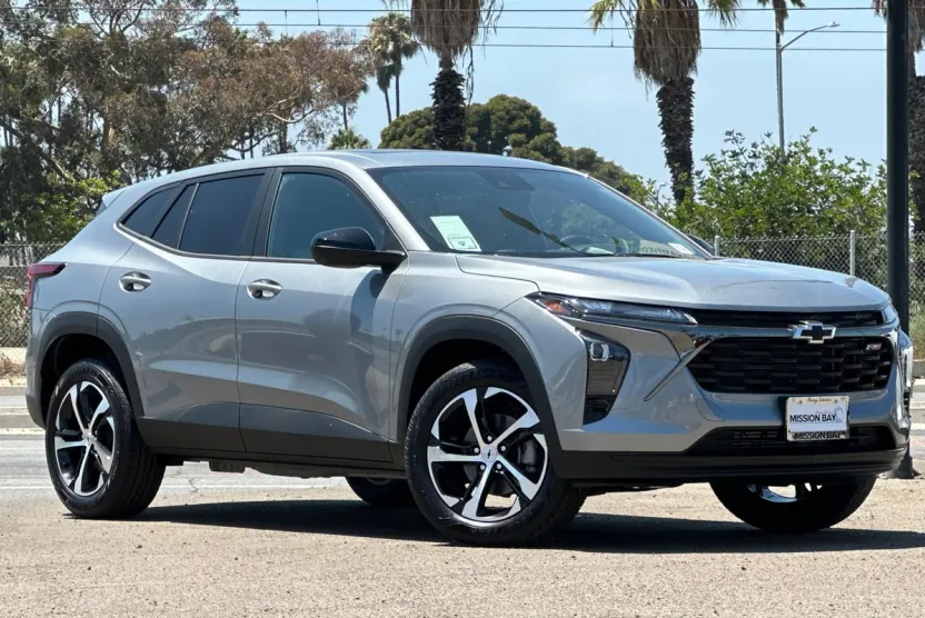 2025 Chevrolet Trax photo 1