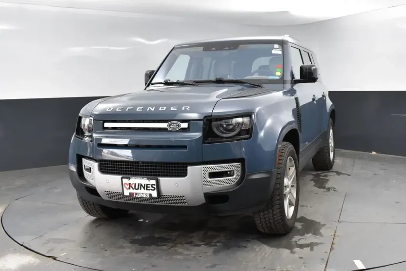 2020 Land Rover Defender 110 photo 1